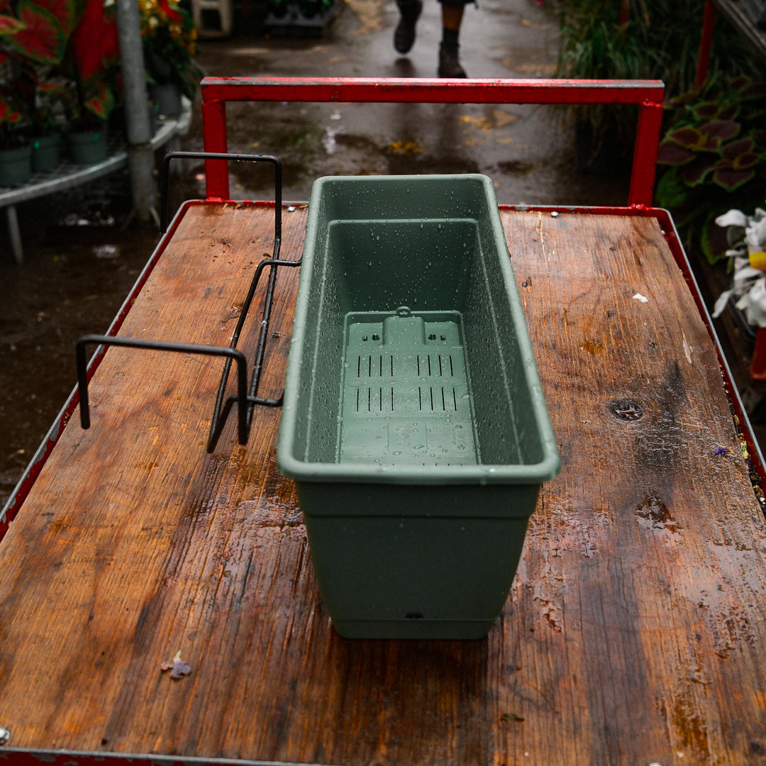 Terra Plast Recycled Plastic Planter with Hooks (19")